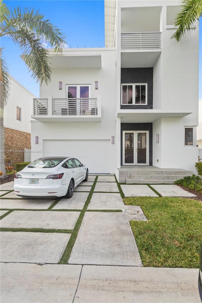3420 NW 84th Ave