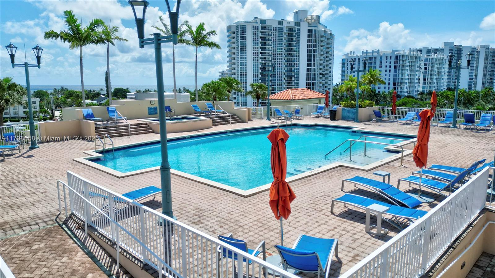 3020 NE 32nd Ave # 817