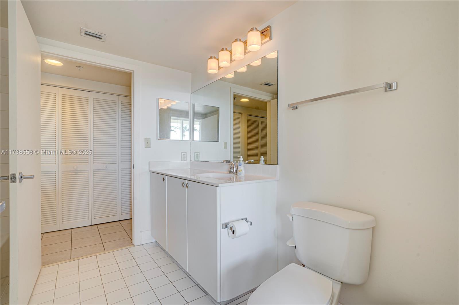 3020 NE 32nd Ave # 817