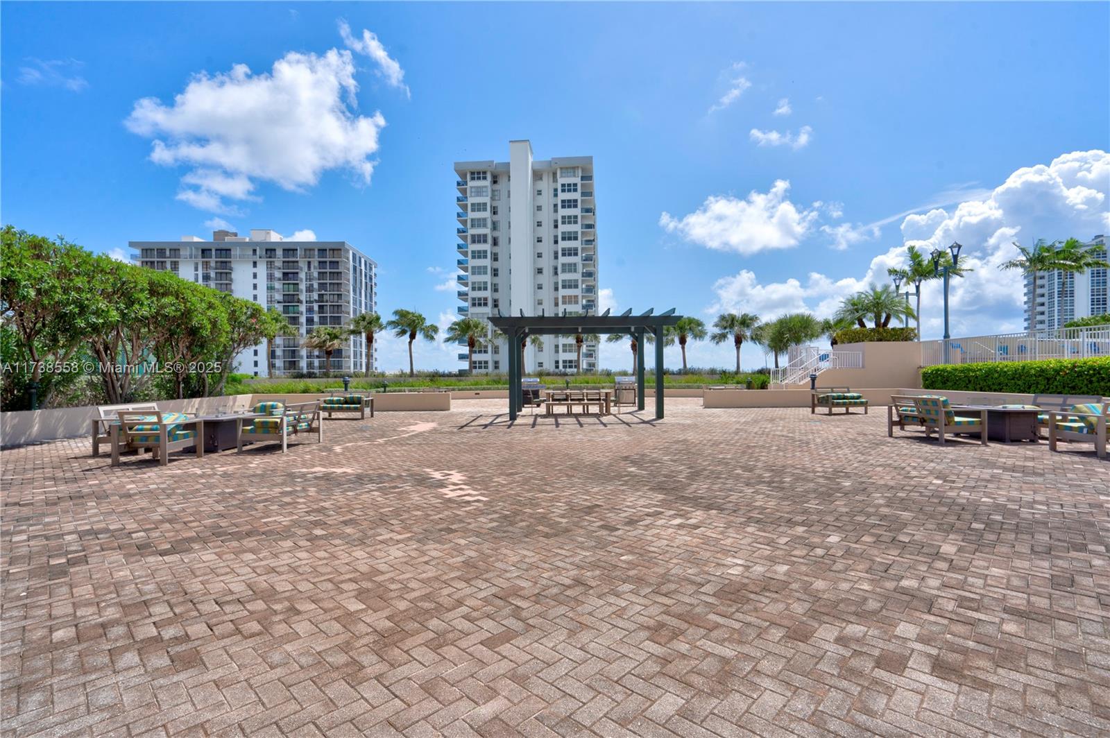 3020 NE 32nd Ave # 817