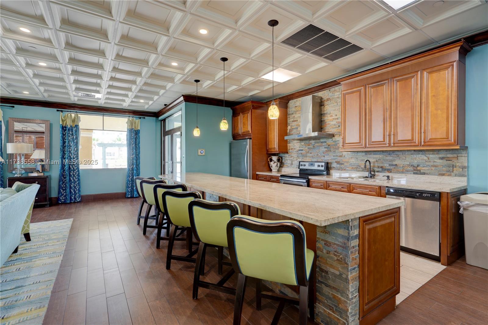 3020 NE 32nd Ave # 817