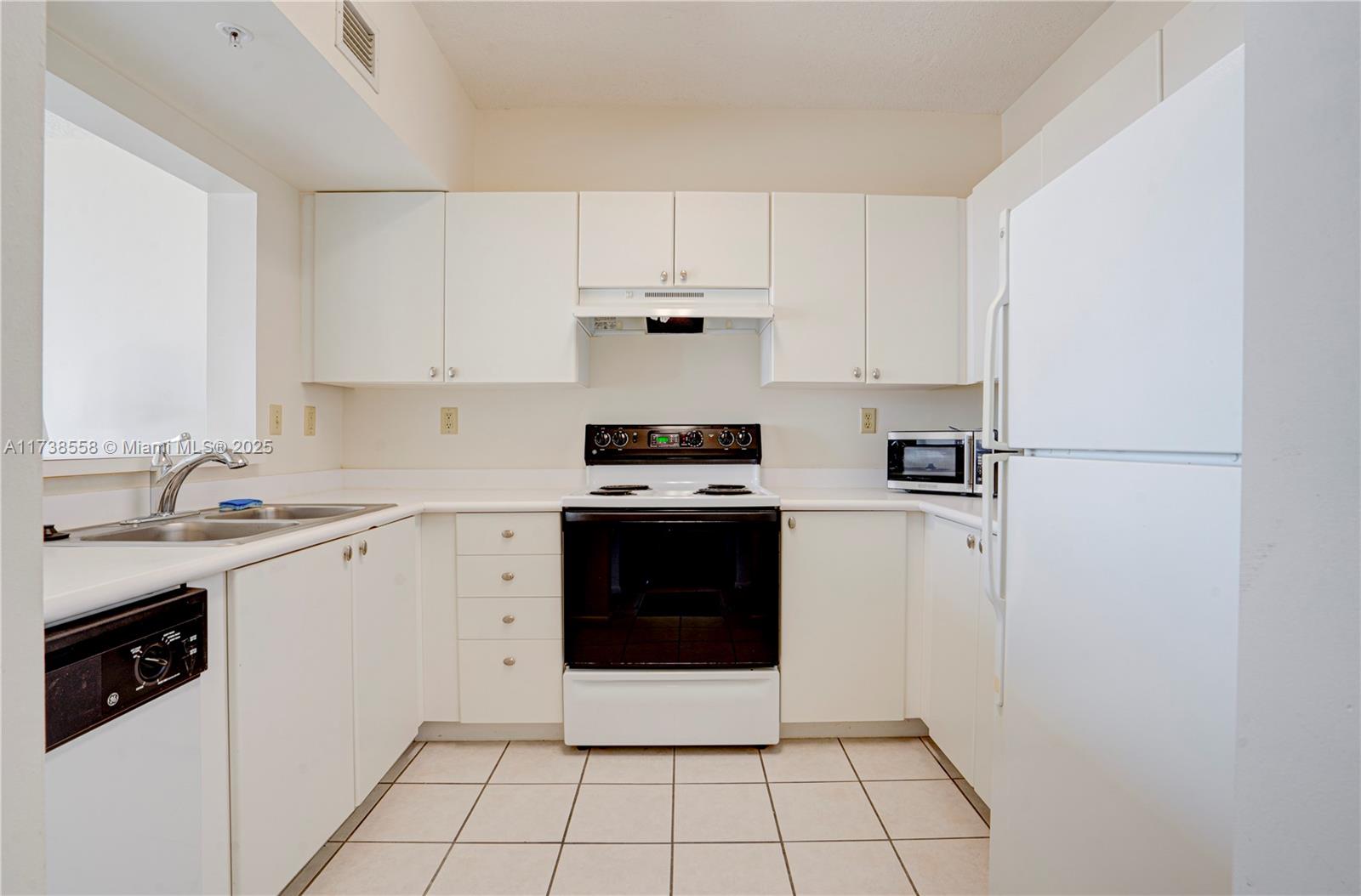 3020 NE 32nd Ave # 817