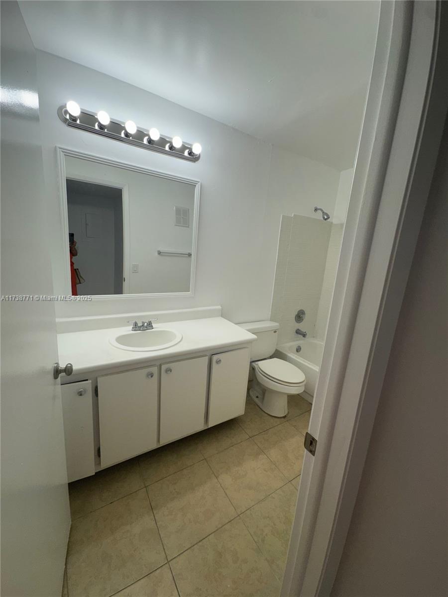 9701 Hammocks Blvd # 106A