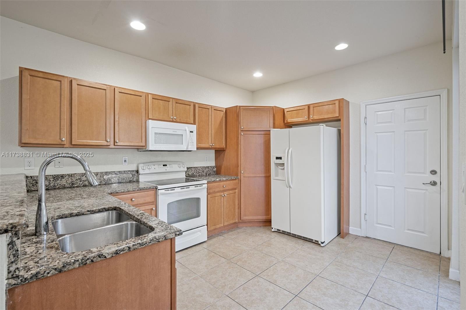 9243 SW 170th Ave