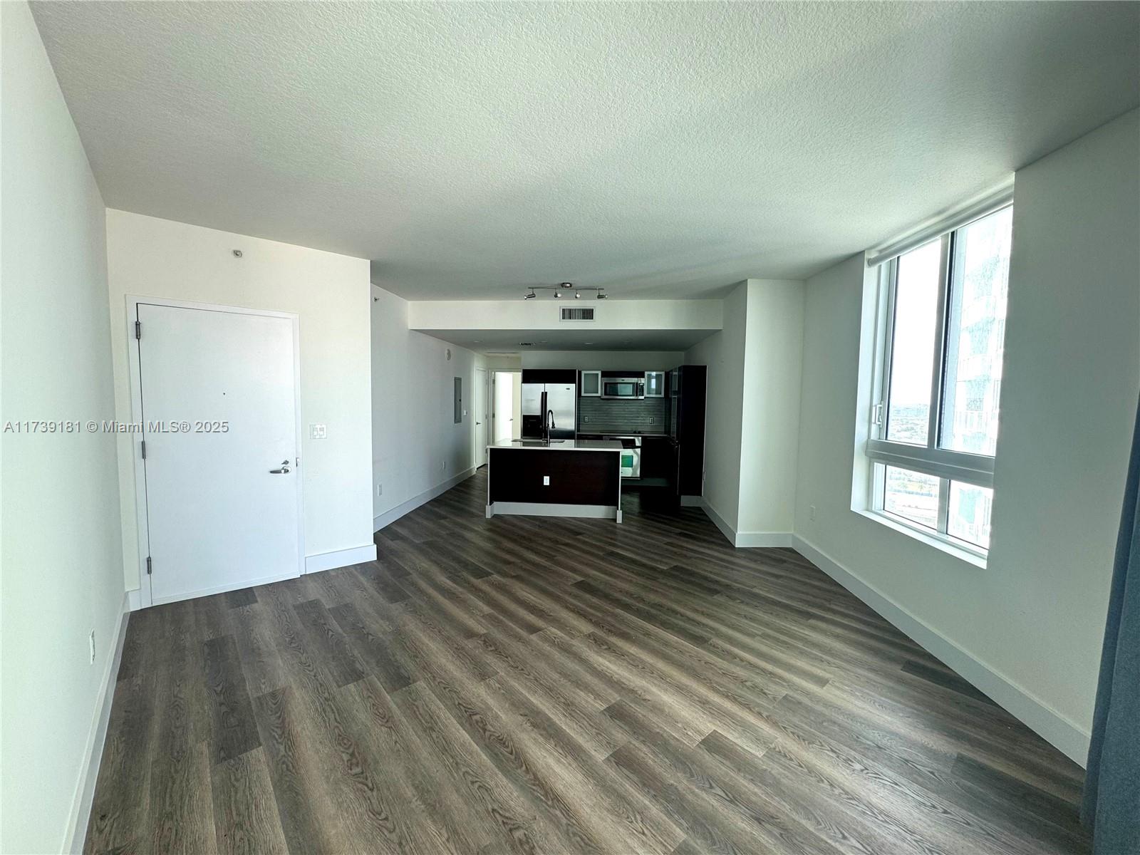 1900 N Bayshore Dr # 2010