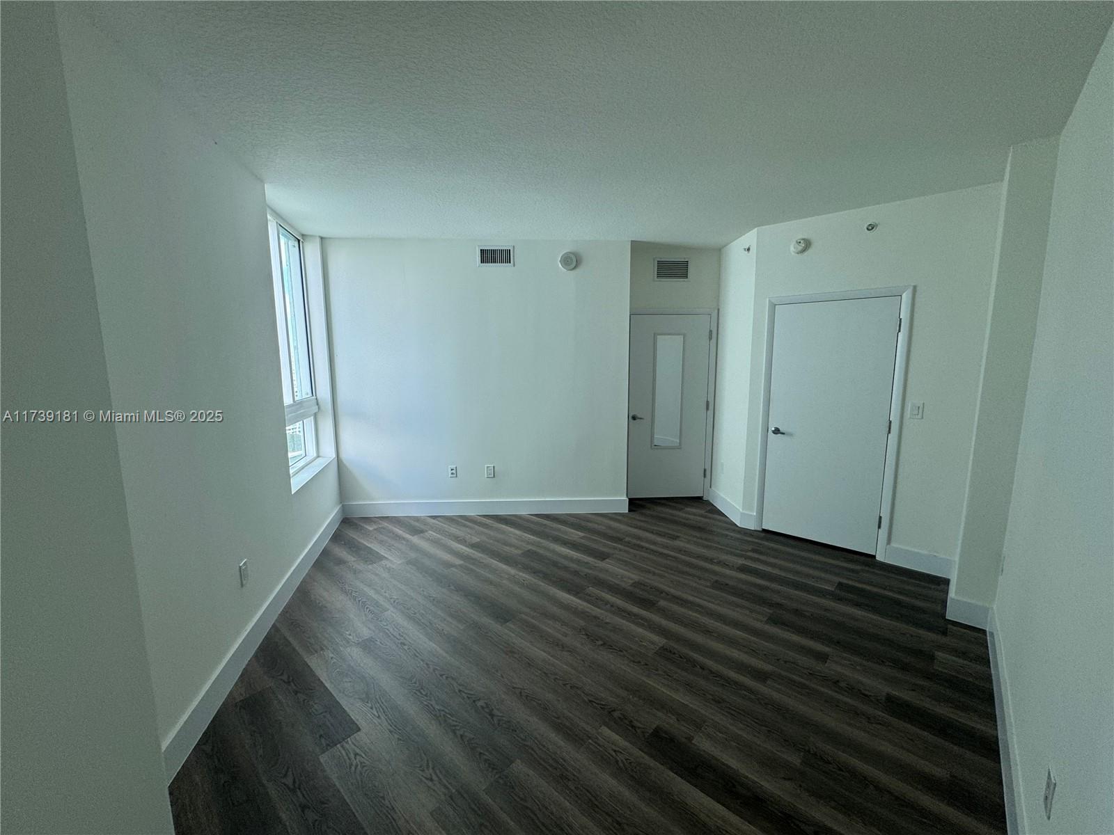 1900 N Bayshore Dr # 2010