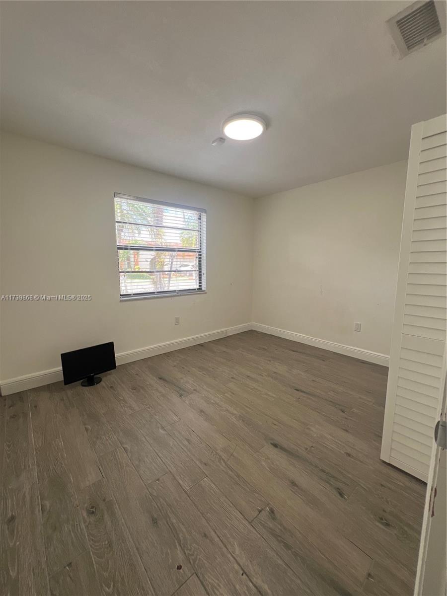 1035 NW 128th Ct