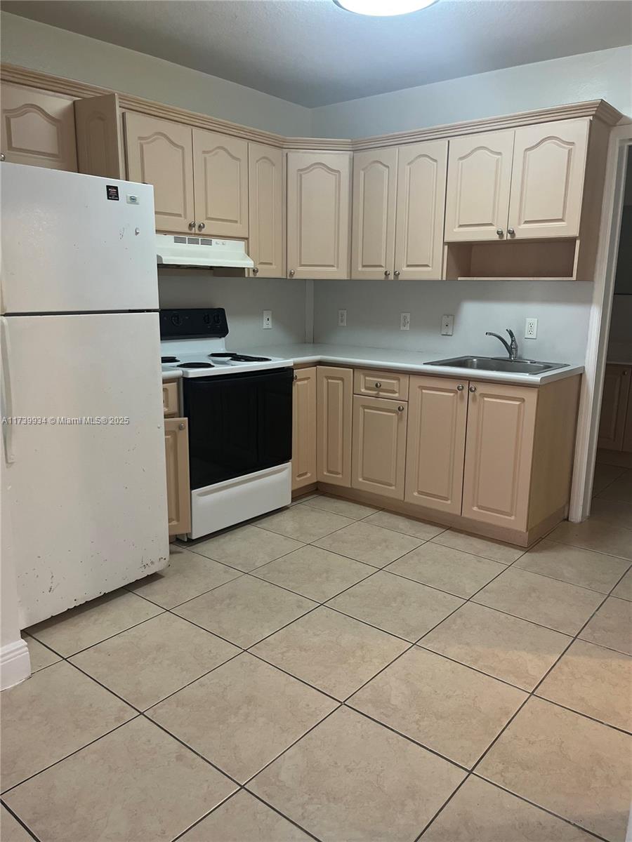 2185 NW 16th Ter # 4