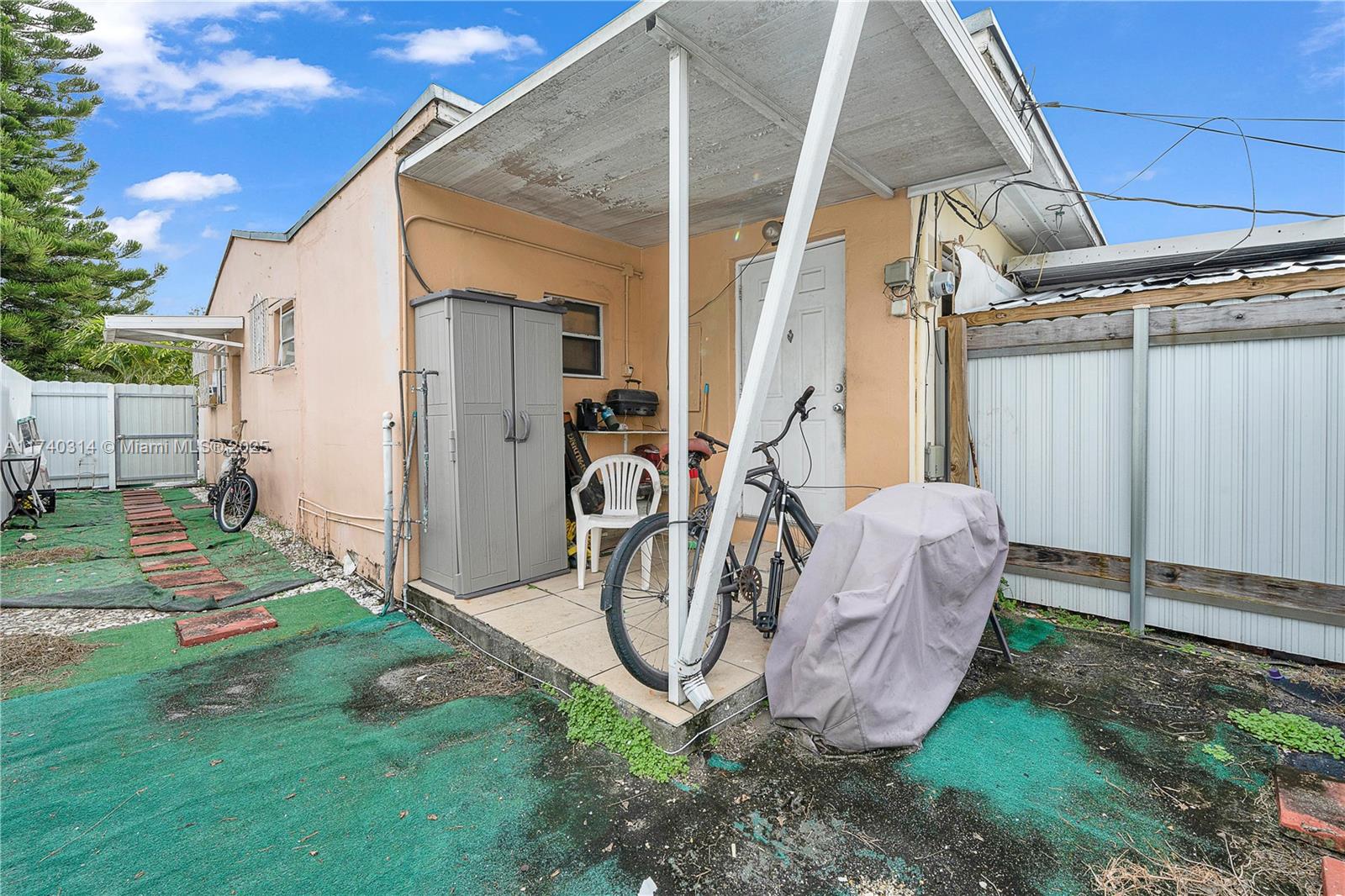 500 SW 69th Ave