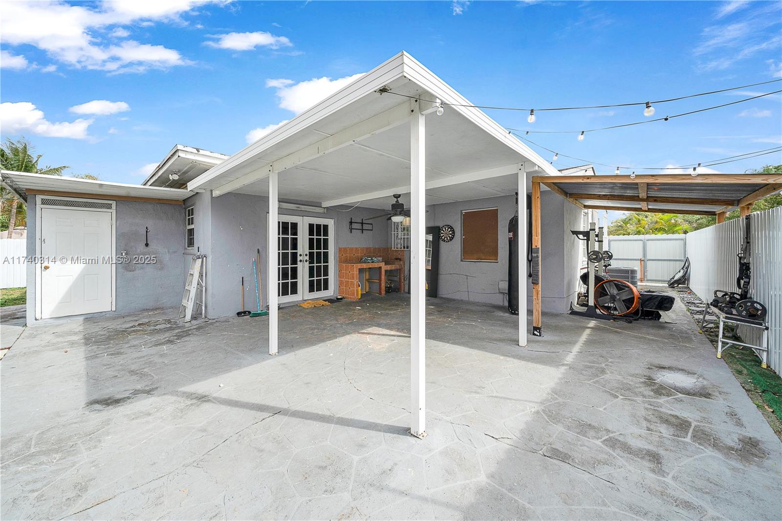 500 SW 69th Ave