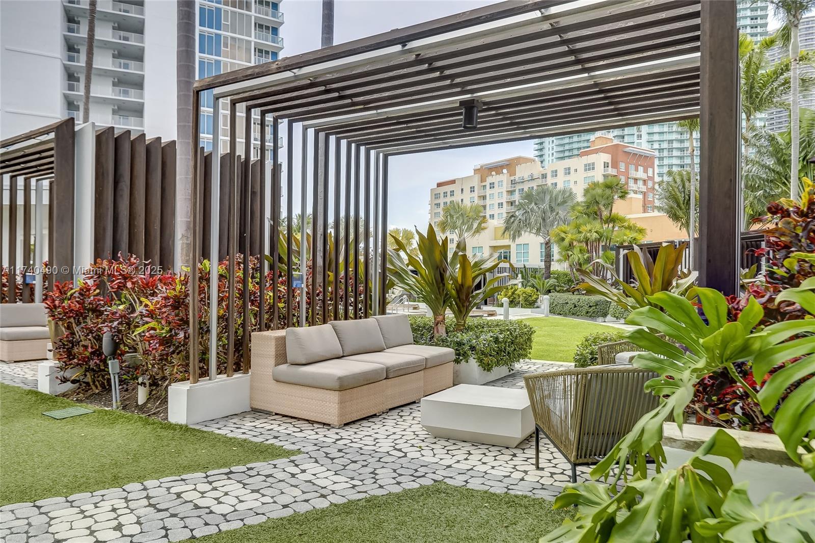 2020 N Bayshore Dr # 1708