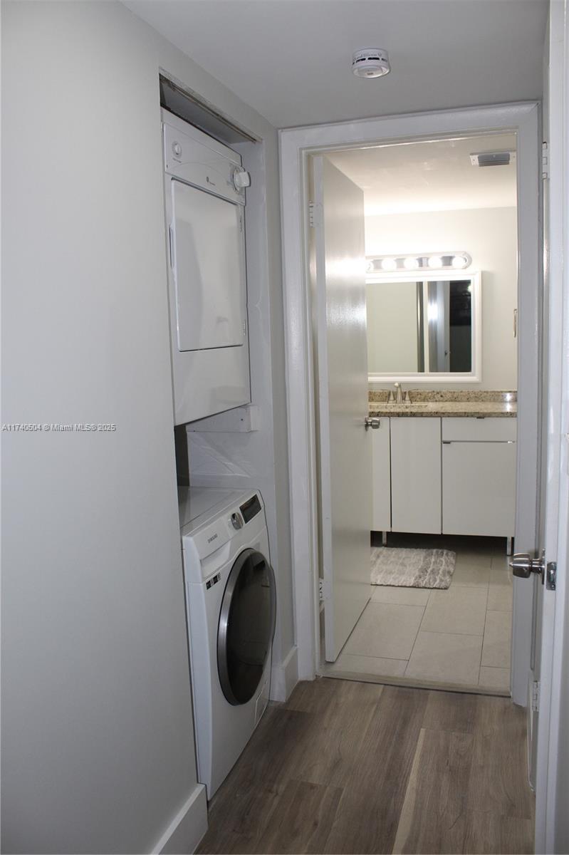 995 SW 84th Ave # 206