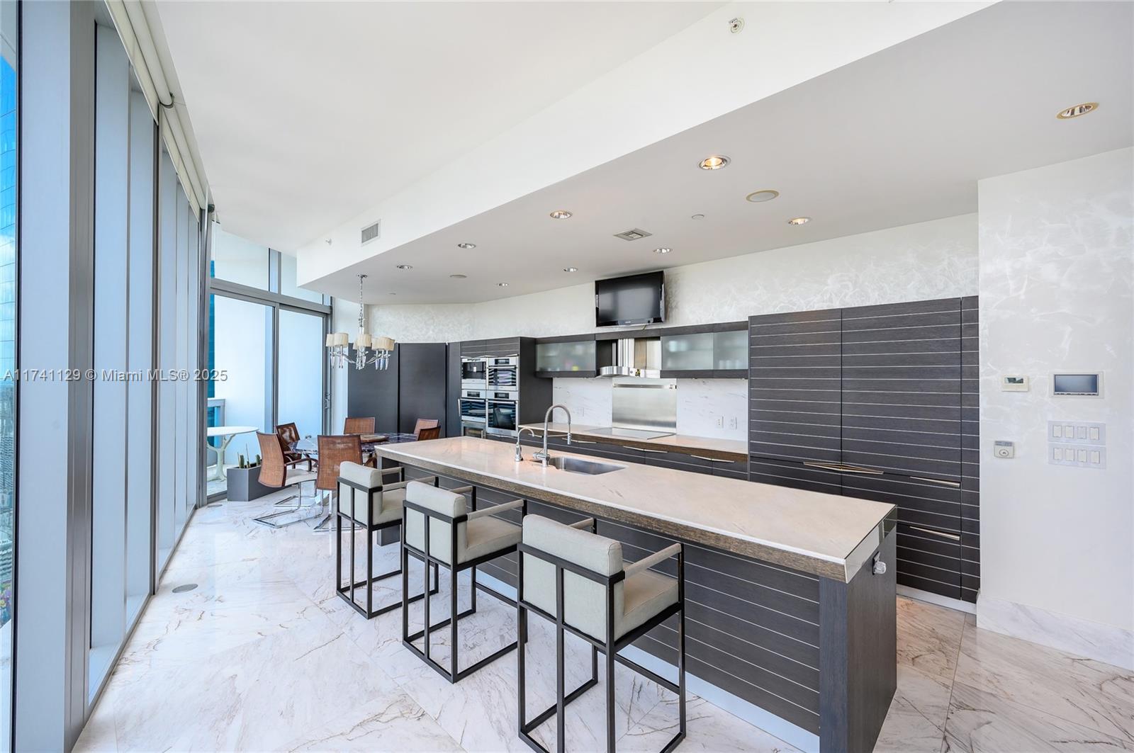 200 BISCAYNE BLVD WY # 5402