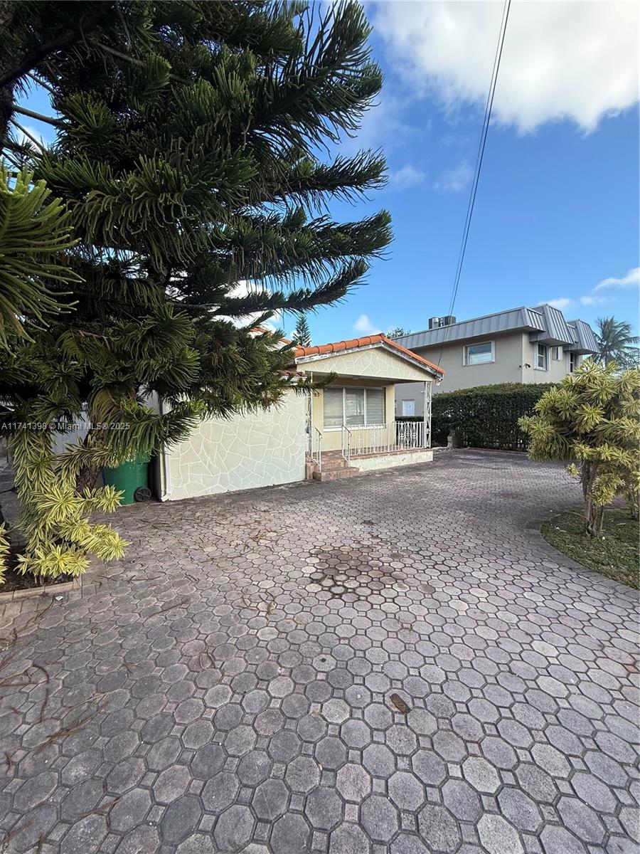 85 SW 30th Ave