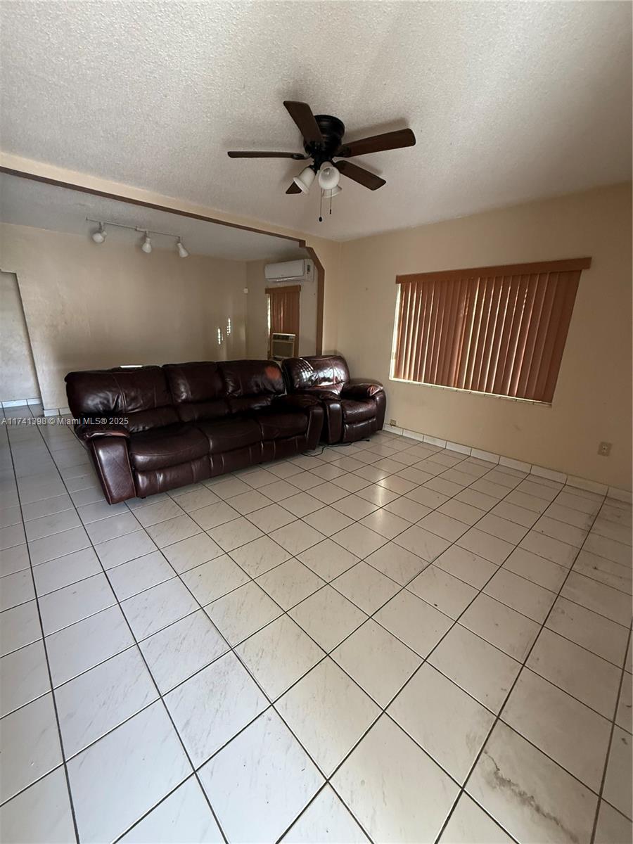 85 SW 30th Ave
