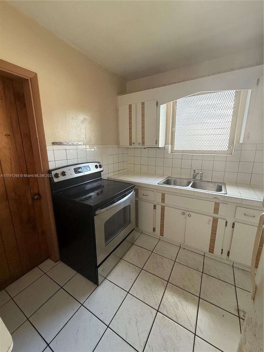 85 SW 30th Ave