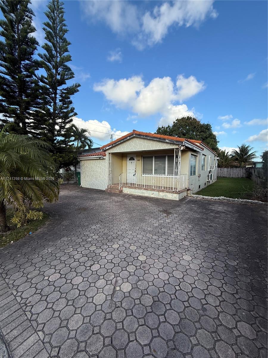 85 SW 30th Ave