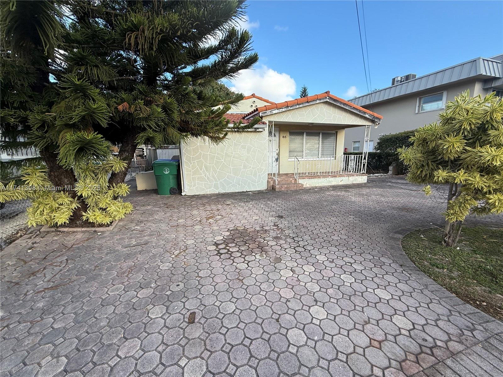 85 SW 30th Ave