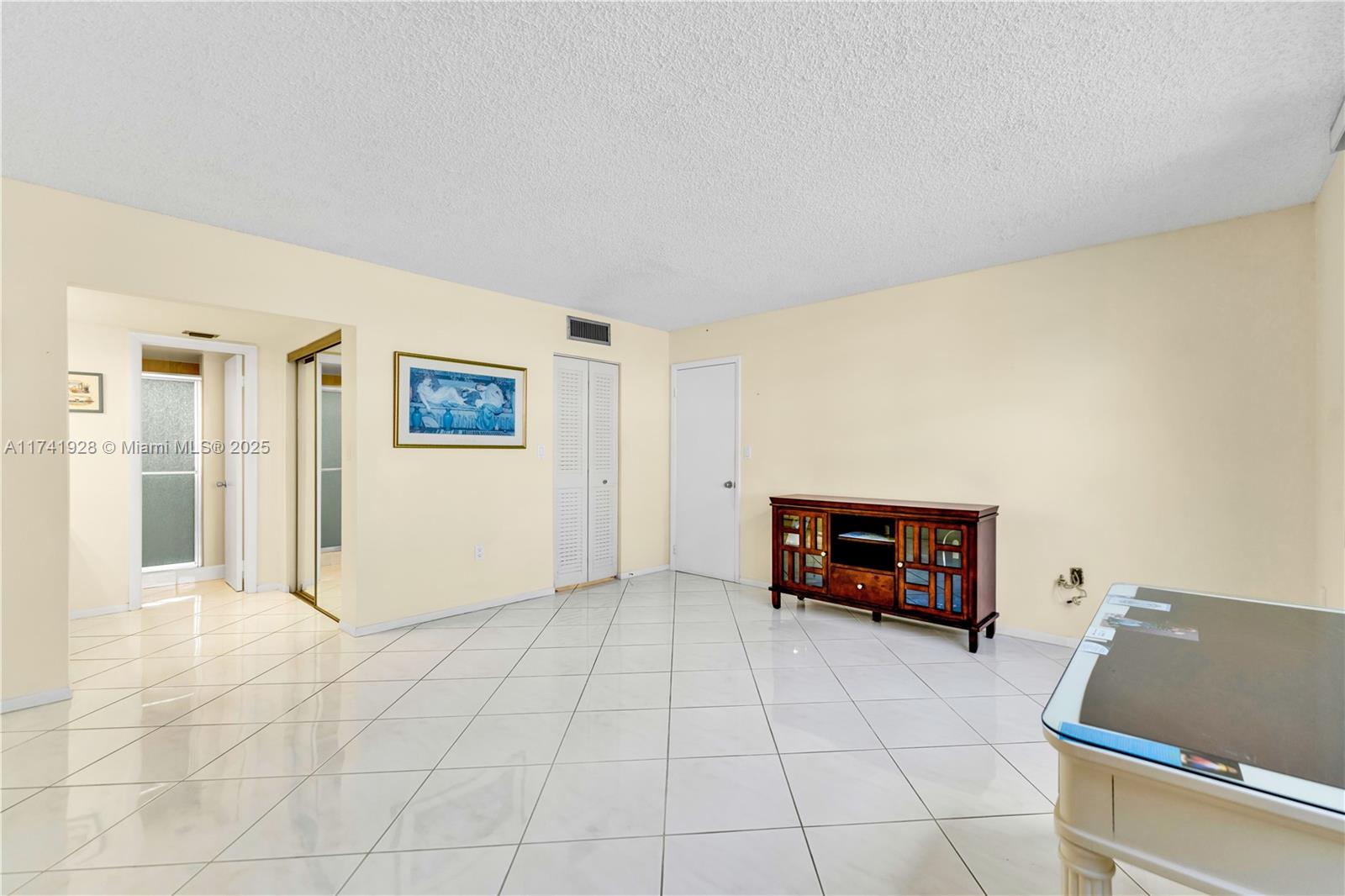 1100 Colony Point Cir # 214