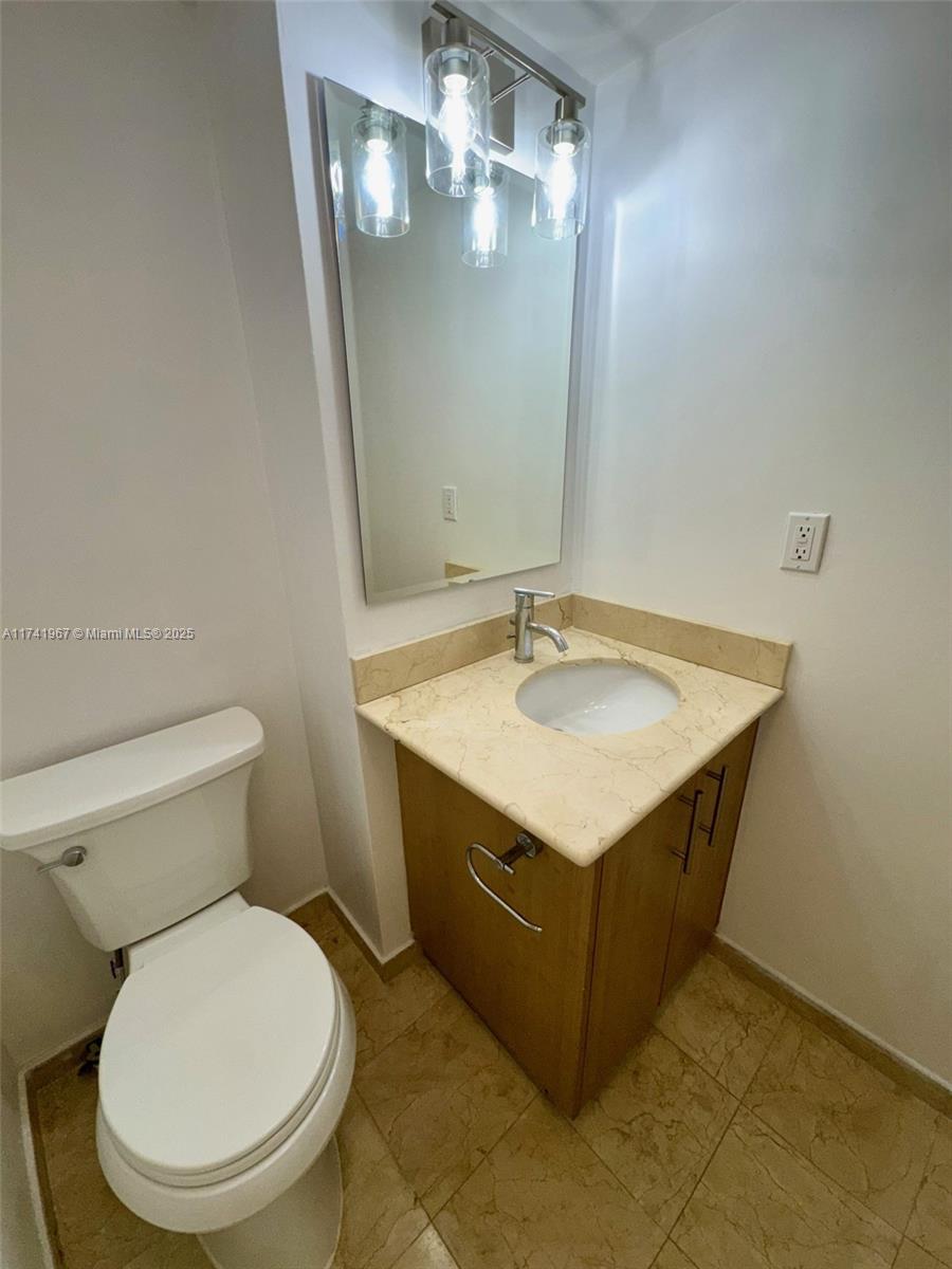 10275 Collins Ave # 316