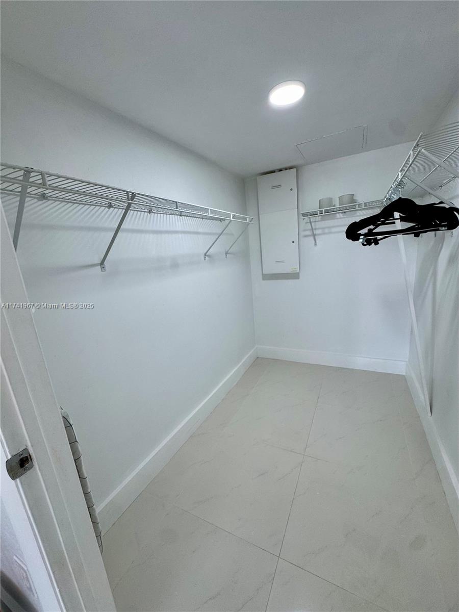 10275 Collins Ave # 316