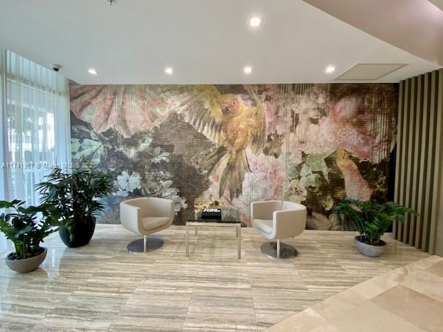 10275 Collins Ave # 316