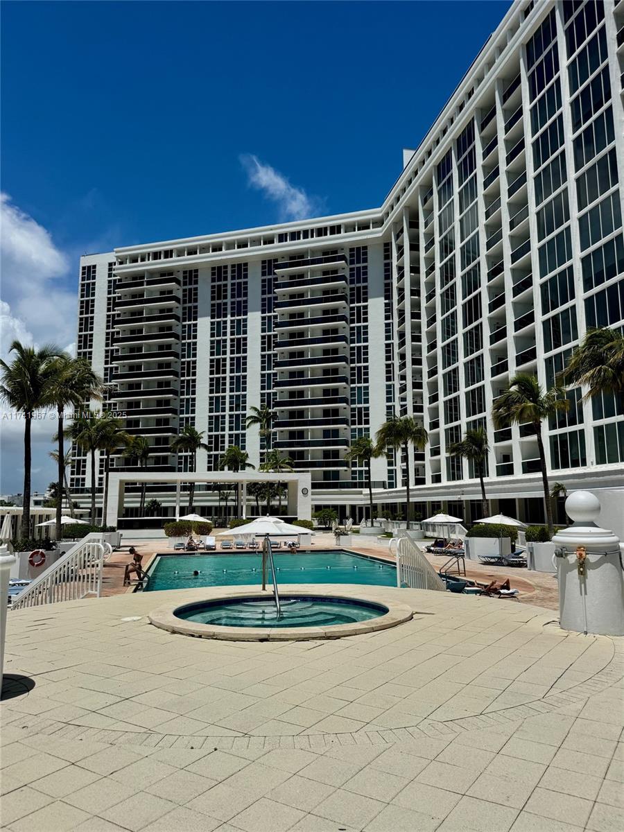 10275 Collins Ave # 316