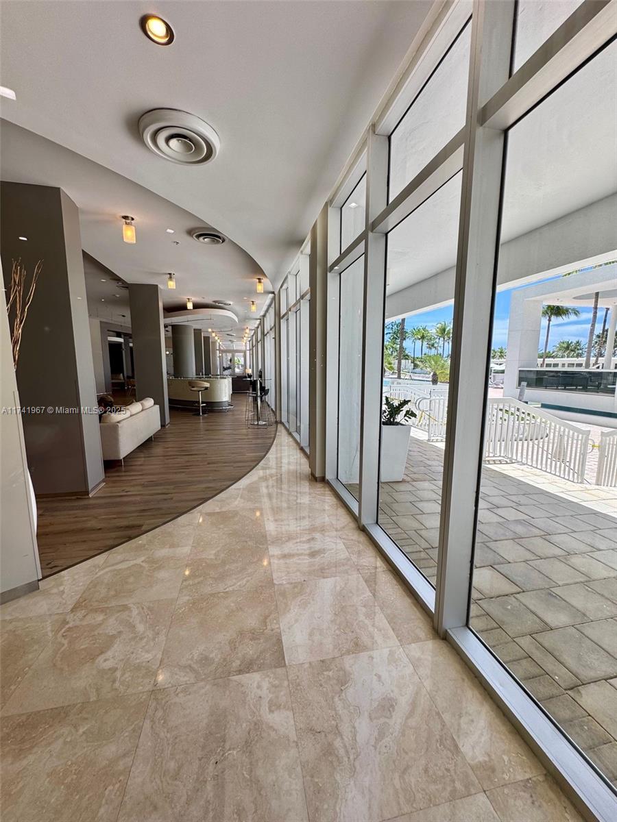 10275 Collins Ave # 316