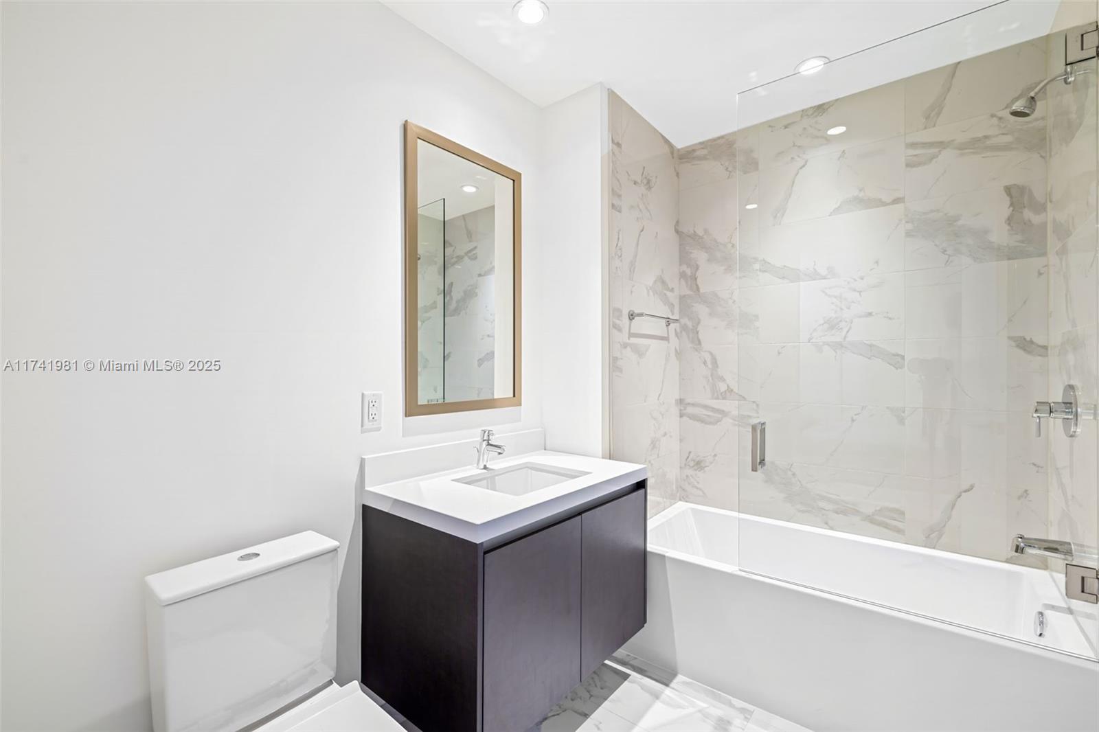 851 NE 1st Ave # 4506