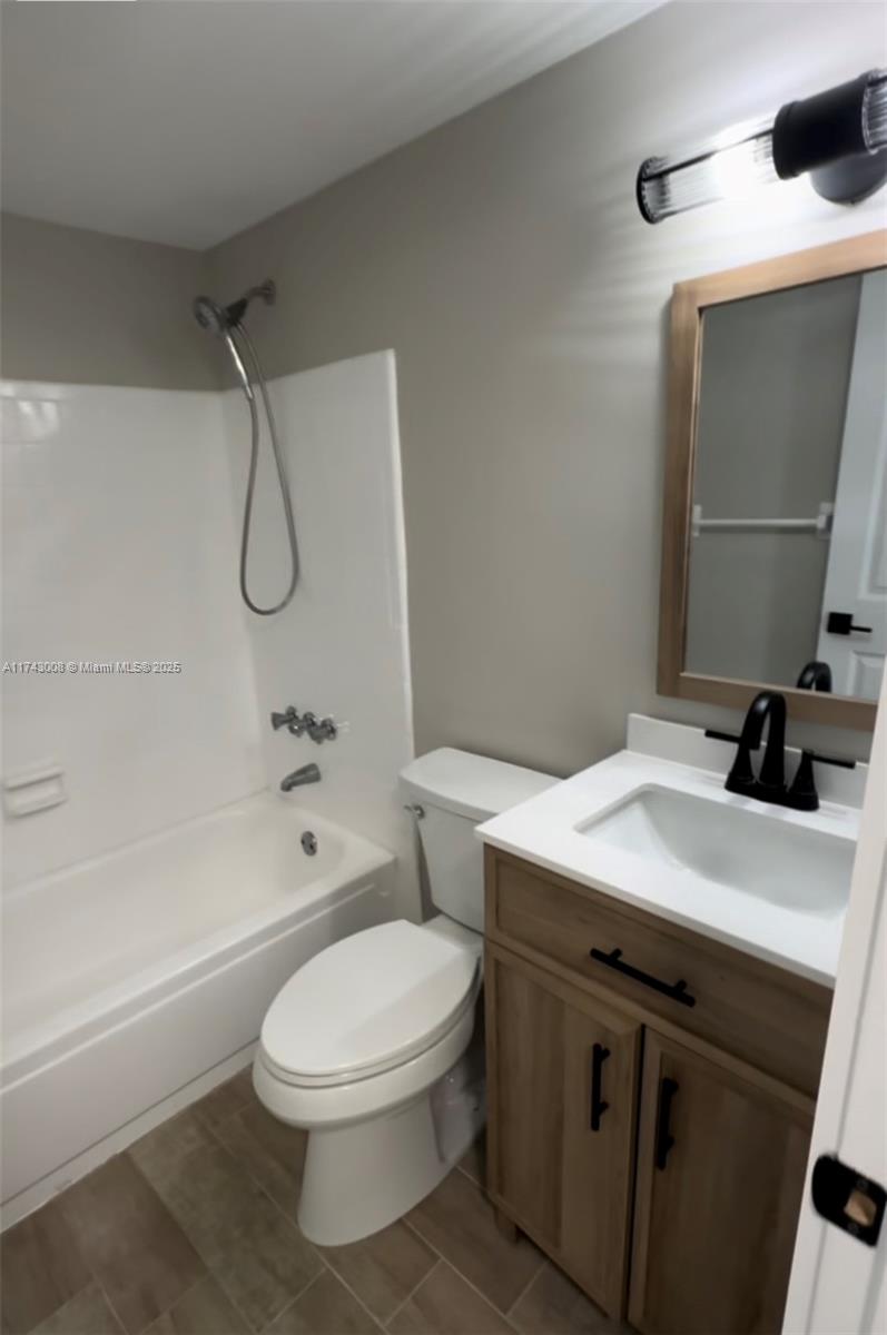 1530 SW 2nd St # 307