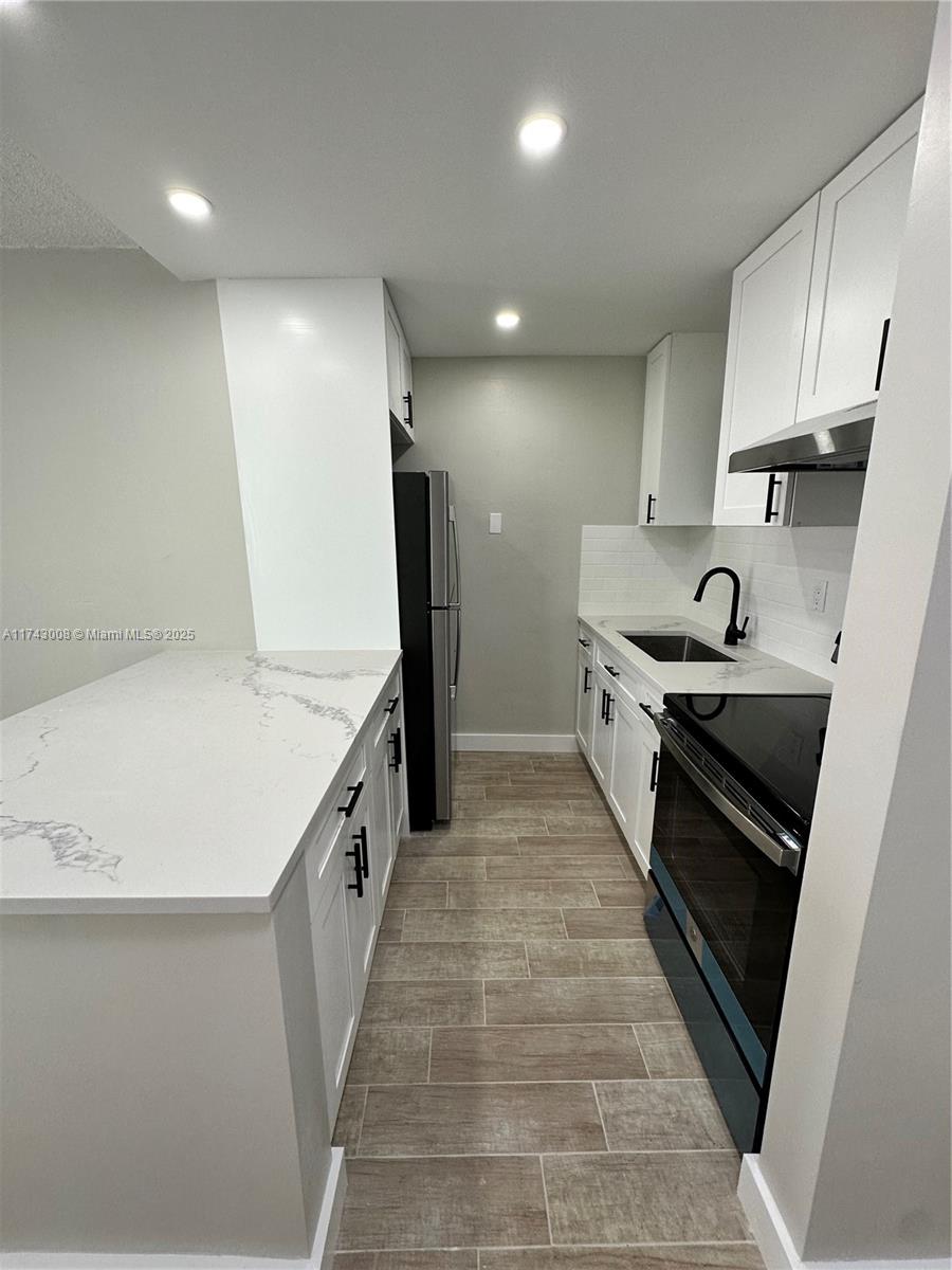 1530 SW 2nd St # 307