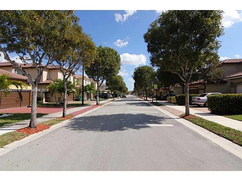11277 NW 44th Ter