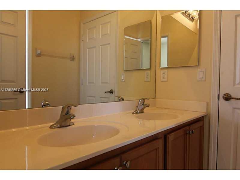 11277 NW 44th Ter
