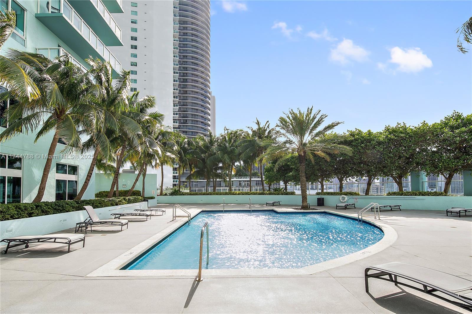 1900 N Bayshore Dr # 4510