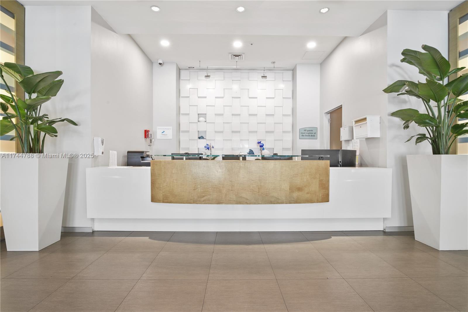 1900 N Bayshore Dr # 4510