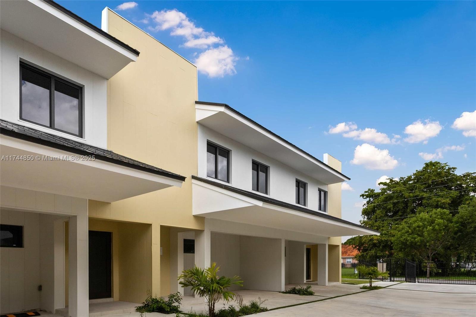 570 NW 7 # 3