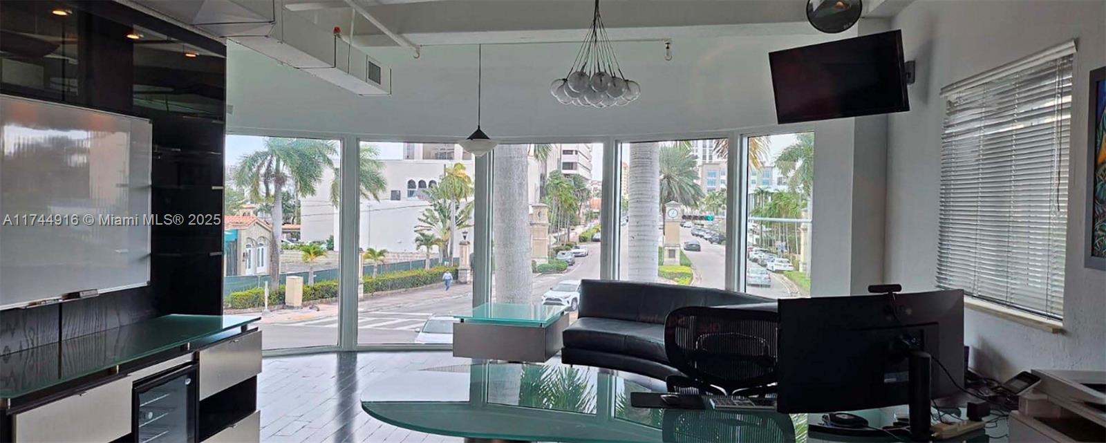 770 Ponce De Leon Blvd Unit: 2nd fl