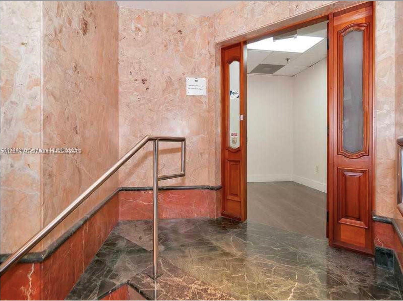 770 Ponce De Leon Blvd Unit: 2nd fl