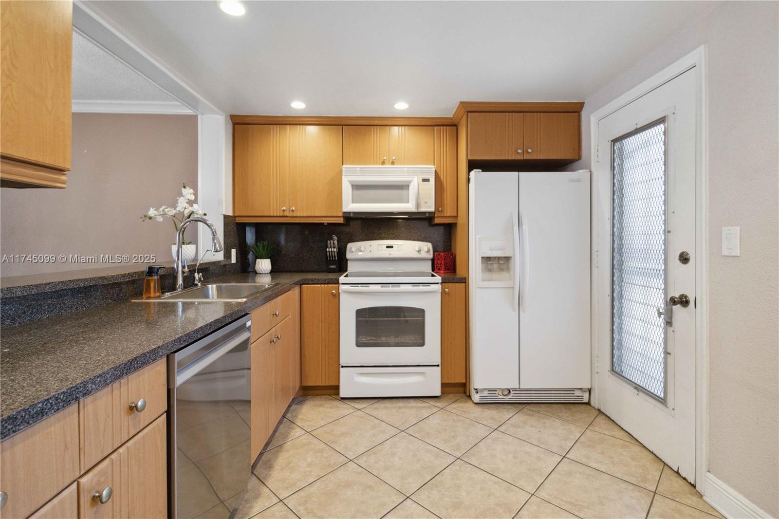 301 NE 14th Ave # 201