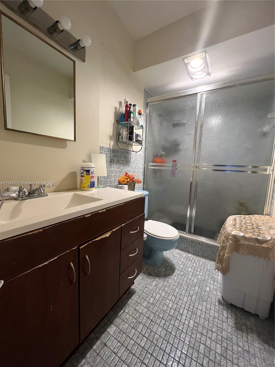 1000 NE 14th Ave # 402