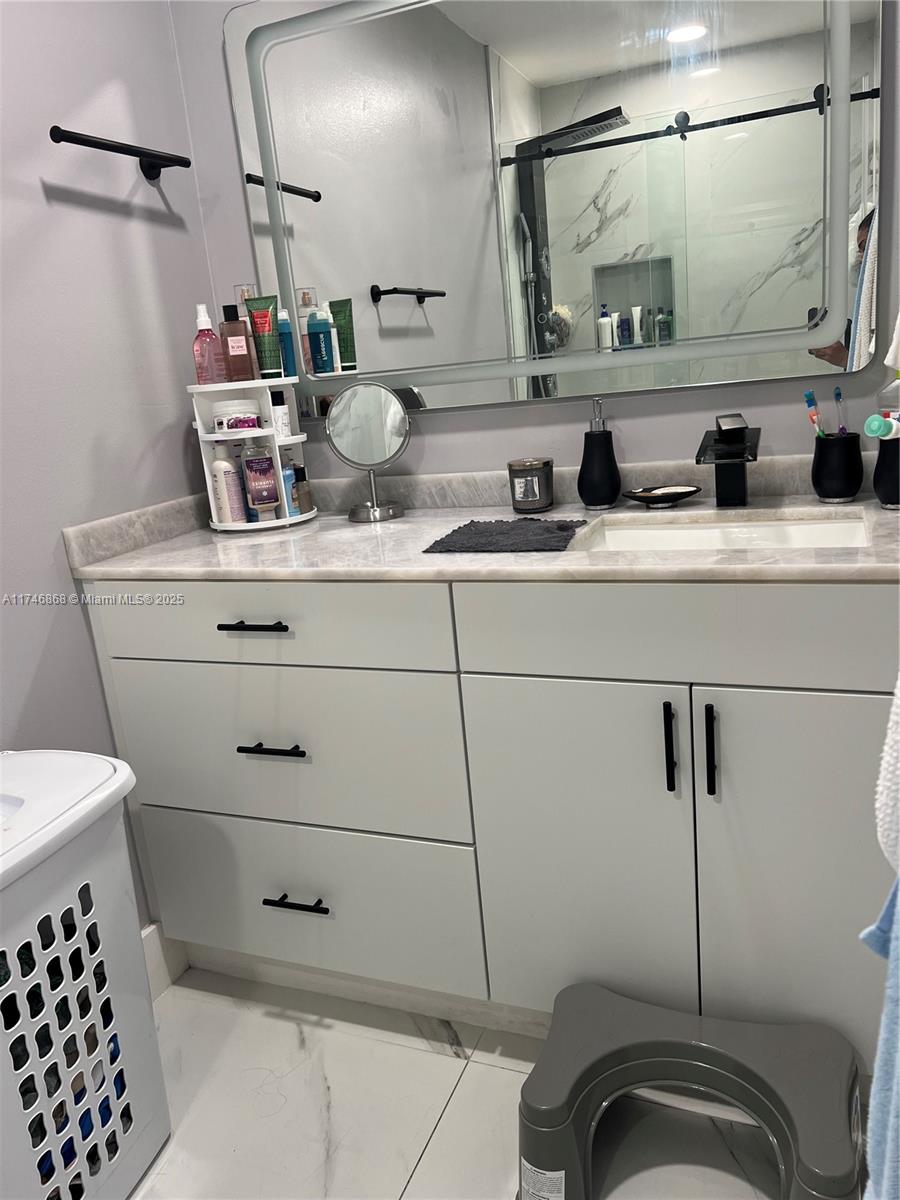 9440 Fontainebleau Blvd # 503