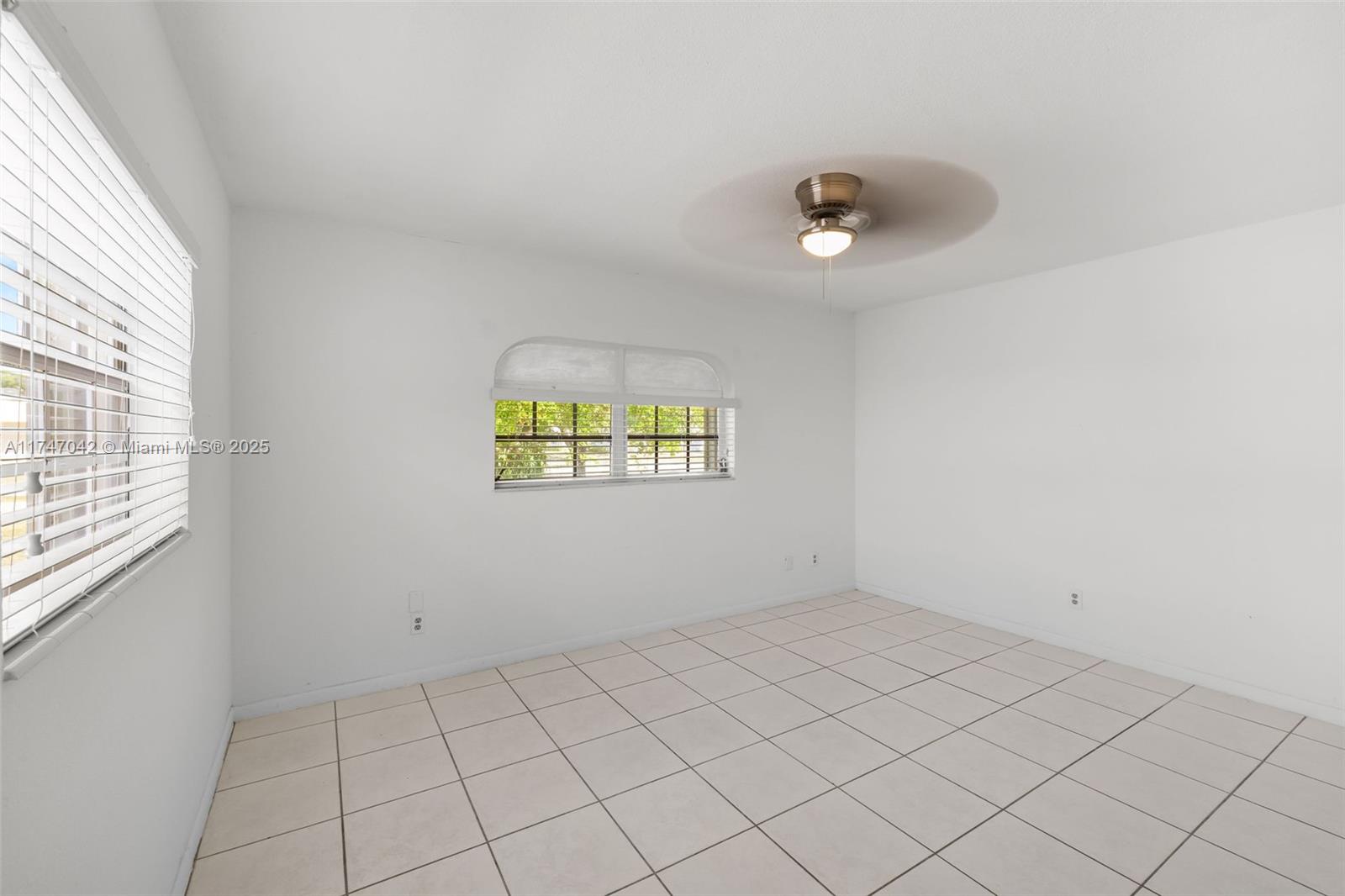 17084 SW 112th Ct # V3142, Miami Unit: V3142