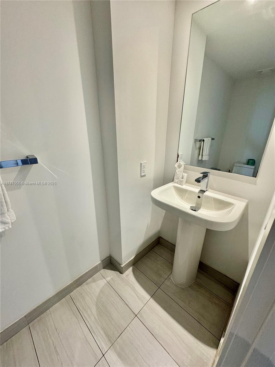 4010 S Ocean Dr # R2406