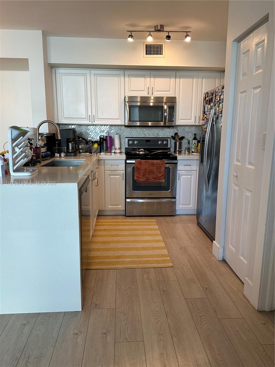 1155 Brickell Bay Dr # 908