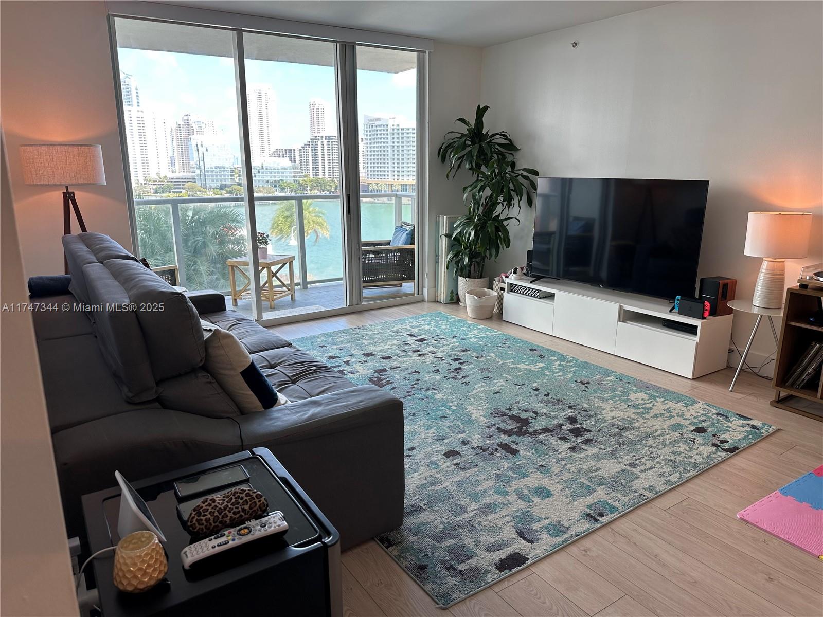 1155 Brickell Bay Dr # 908