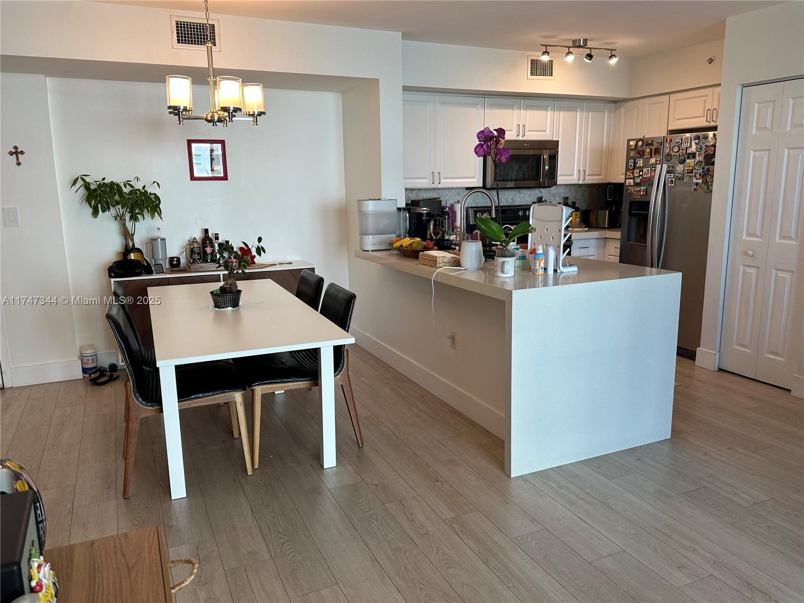 1155 Brickell Bay Dr # 908