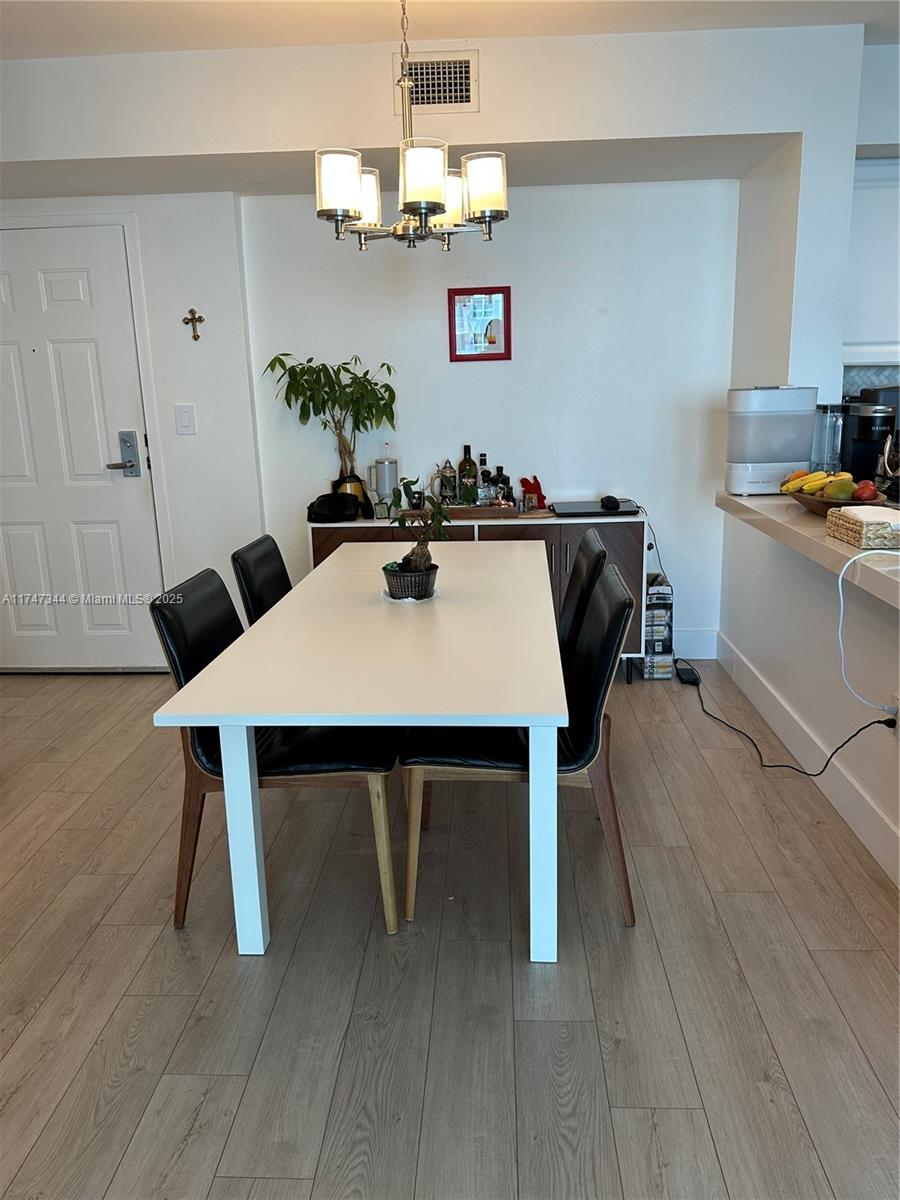 1155 Brickell Bay Dr # 908