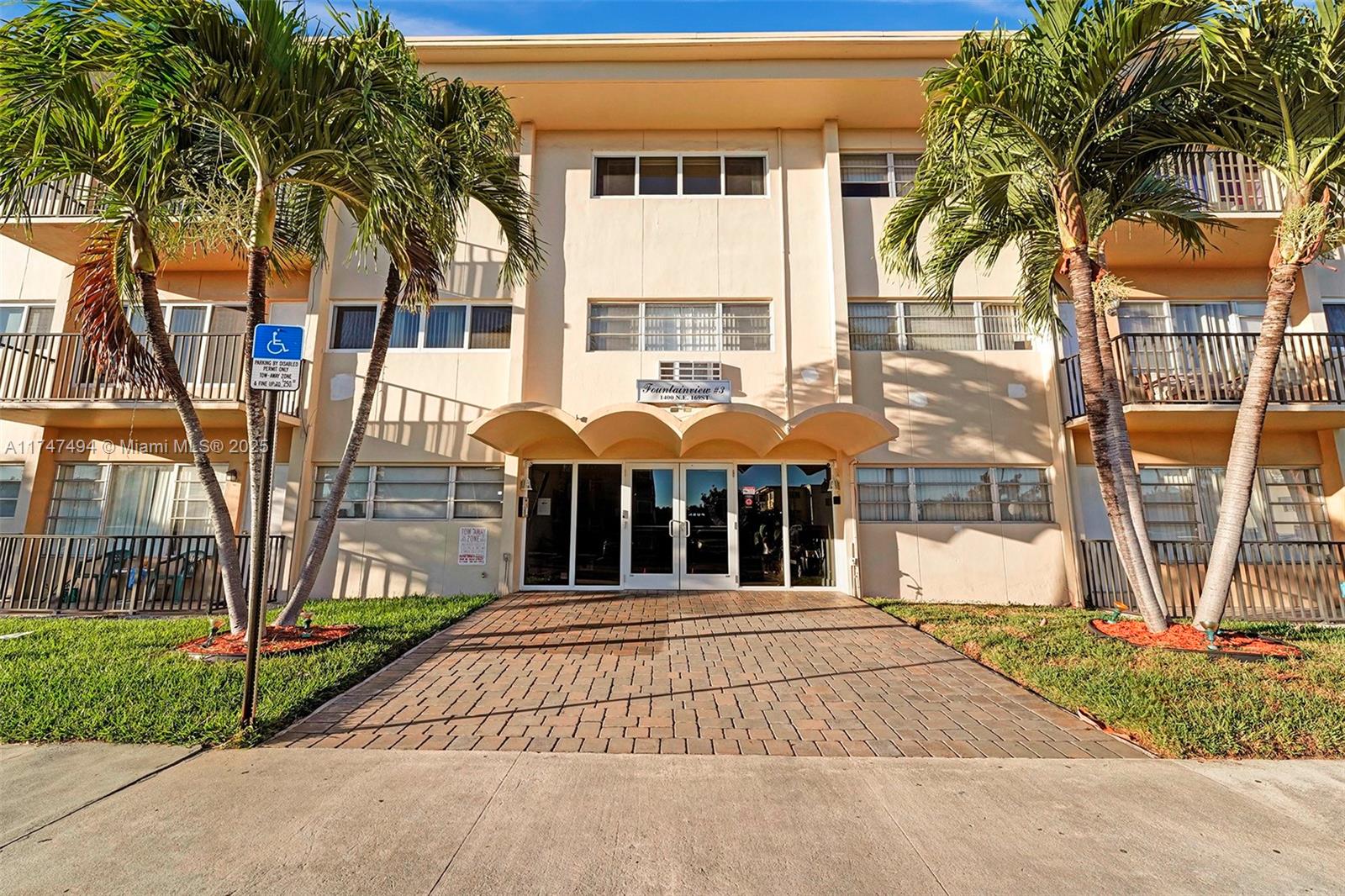 1400 NE 169th St # 305