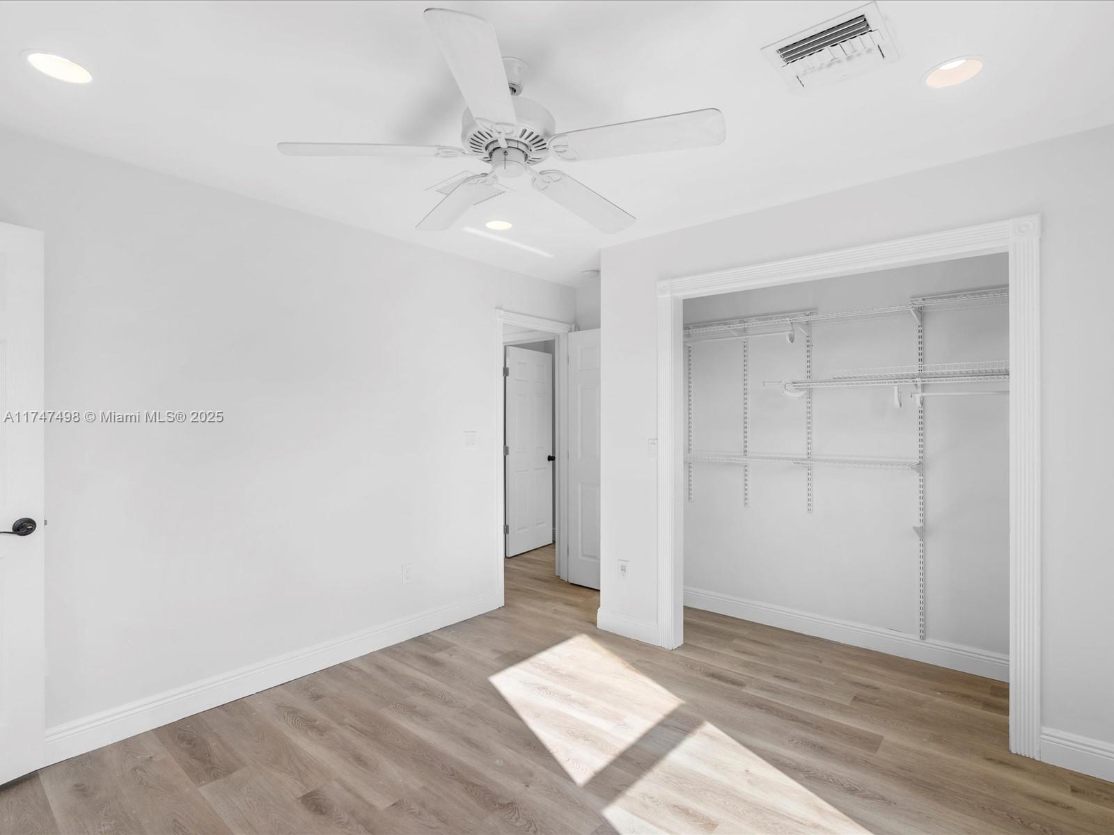 8 SW 11th St