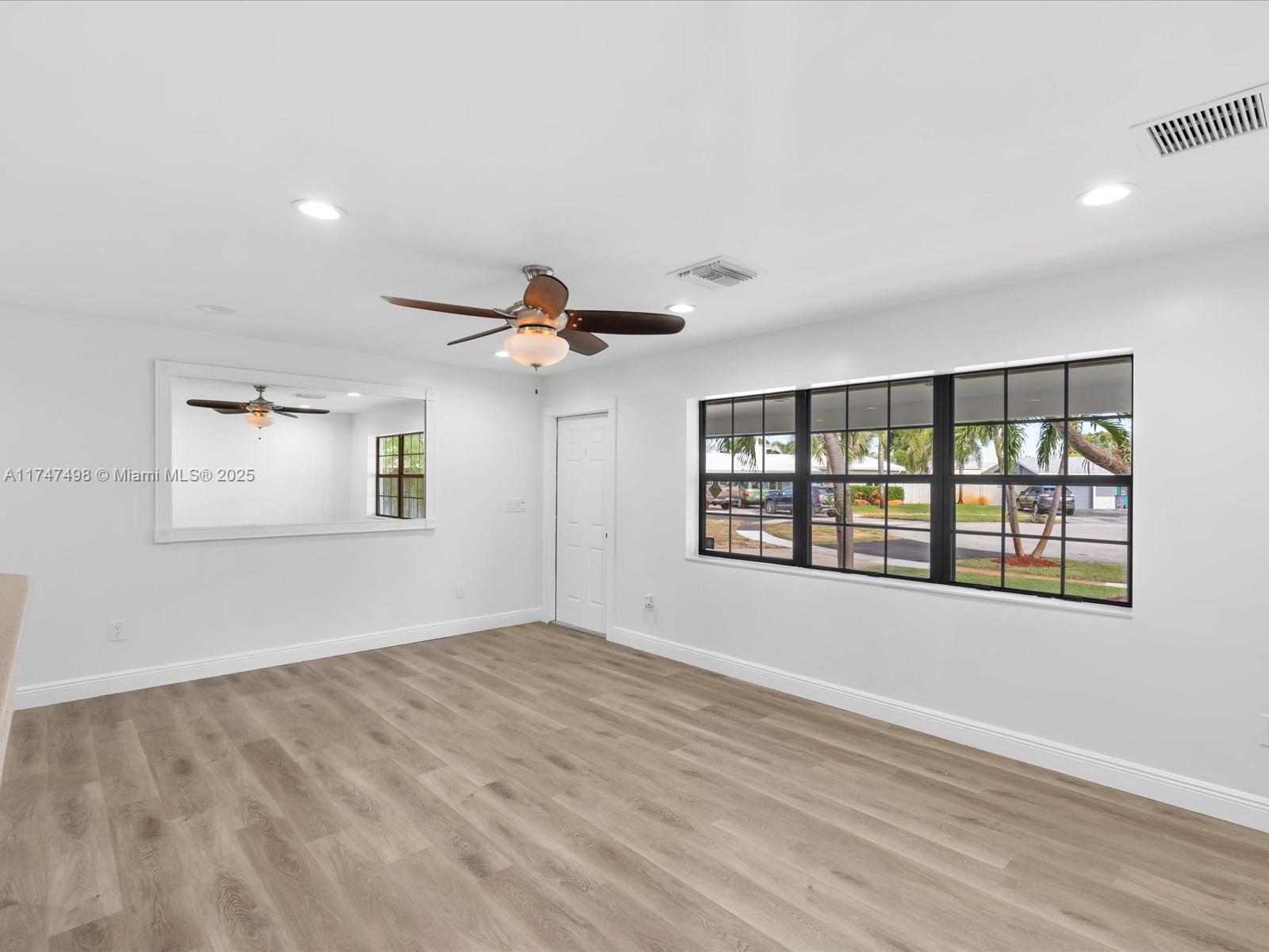 8 SW 11th St